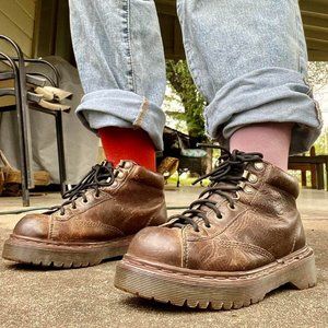 VINTAGE BROWN CHUNKY DOC MARTENS BOOTS